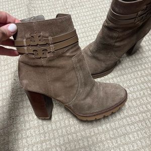 NIB Tory Burch Leigh Lug Sole Suede Boot size 7